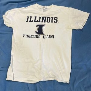 Gildan “Fighting Illini” T-shirt. Medium. Never worn/like new